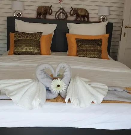 Baan Siam